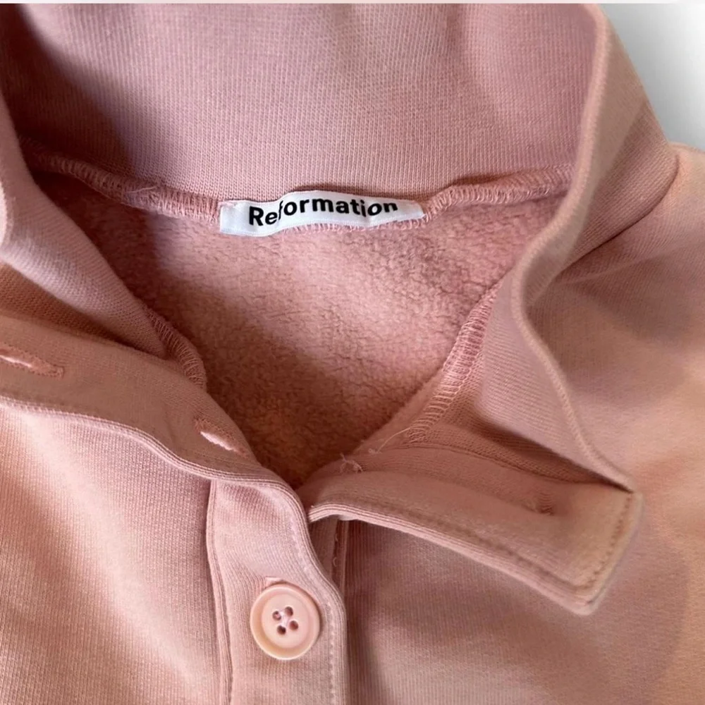 Reformation Hunter Cropped Sweatshirt Pink Organic Cotton Henley Mock Neck XS - Picture 4 of 5